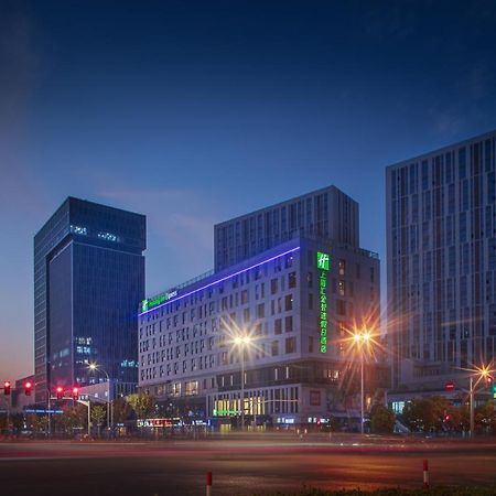 Holiday Inn Express Shanghai Huijin, an IHG Hotel Bagian luar foto
