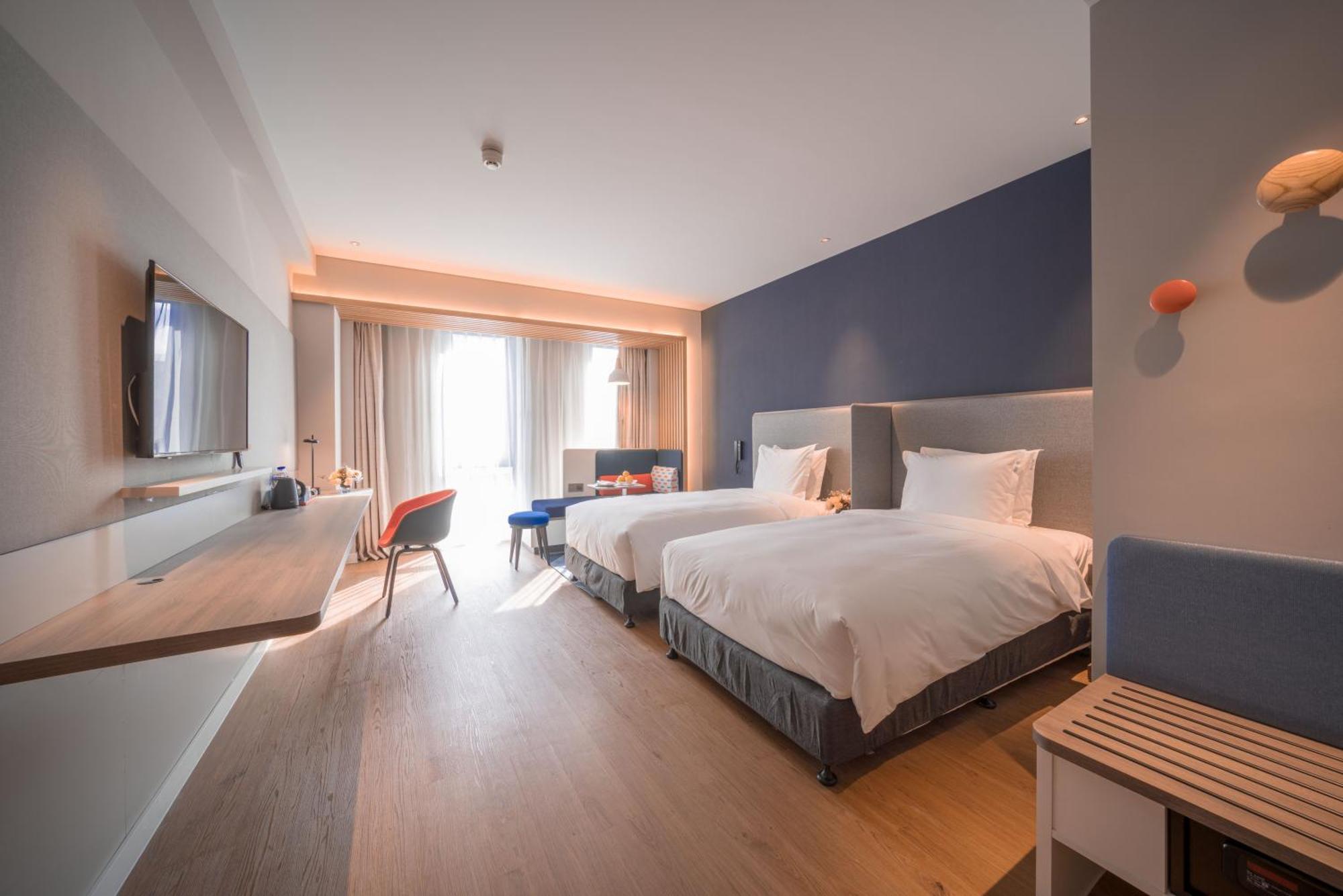 Holiday Inn Express Shanghai Huijin, an IHG Hotel Bagian luar foto