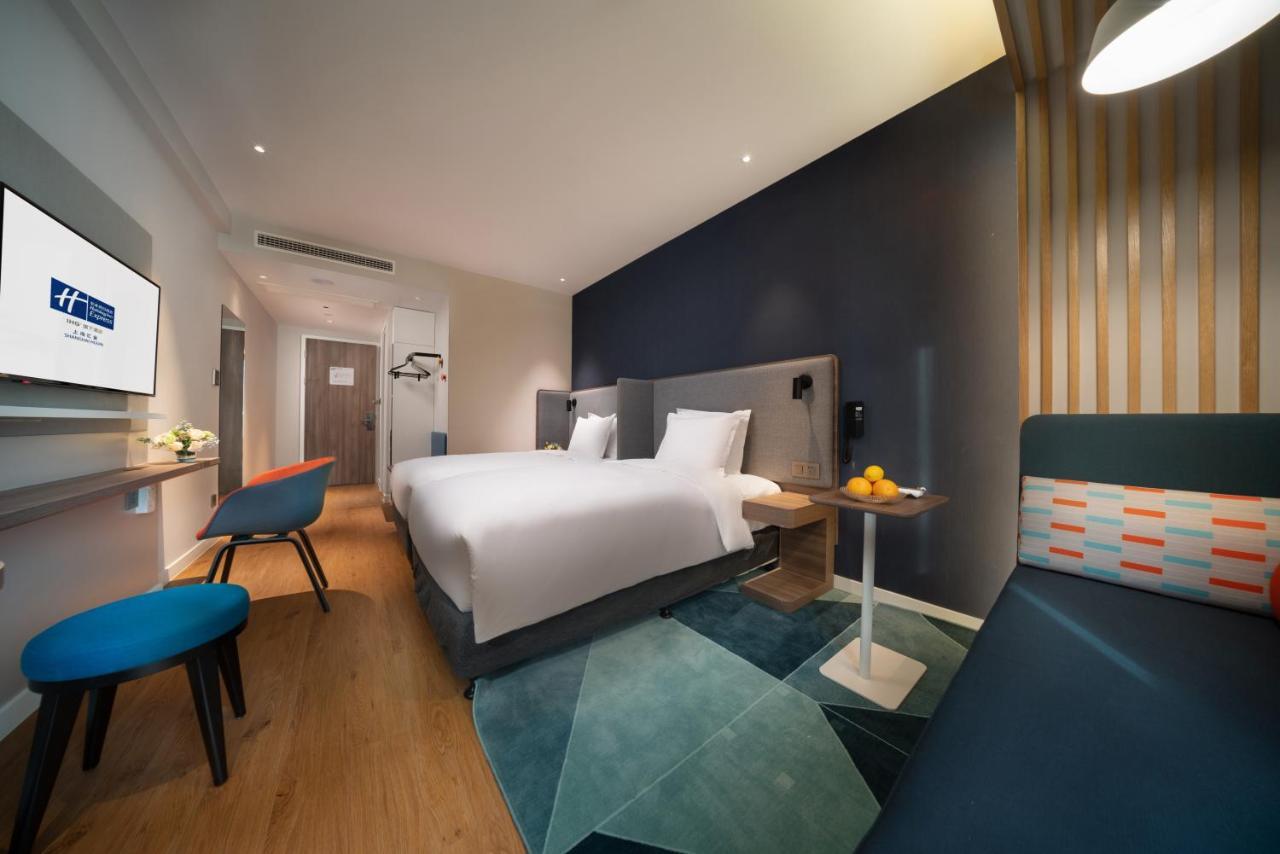 Holiday Inn Express Shanghai Huijin, an IHG Hotel Bagian luar foto
