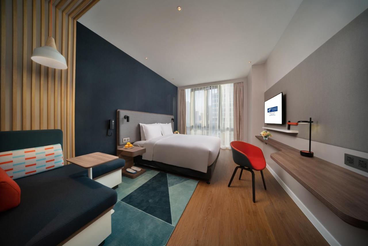 Holiday Inn Express Shanghai Huijin, an IHG Hotel Bagian luar foto