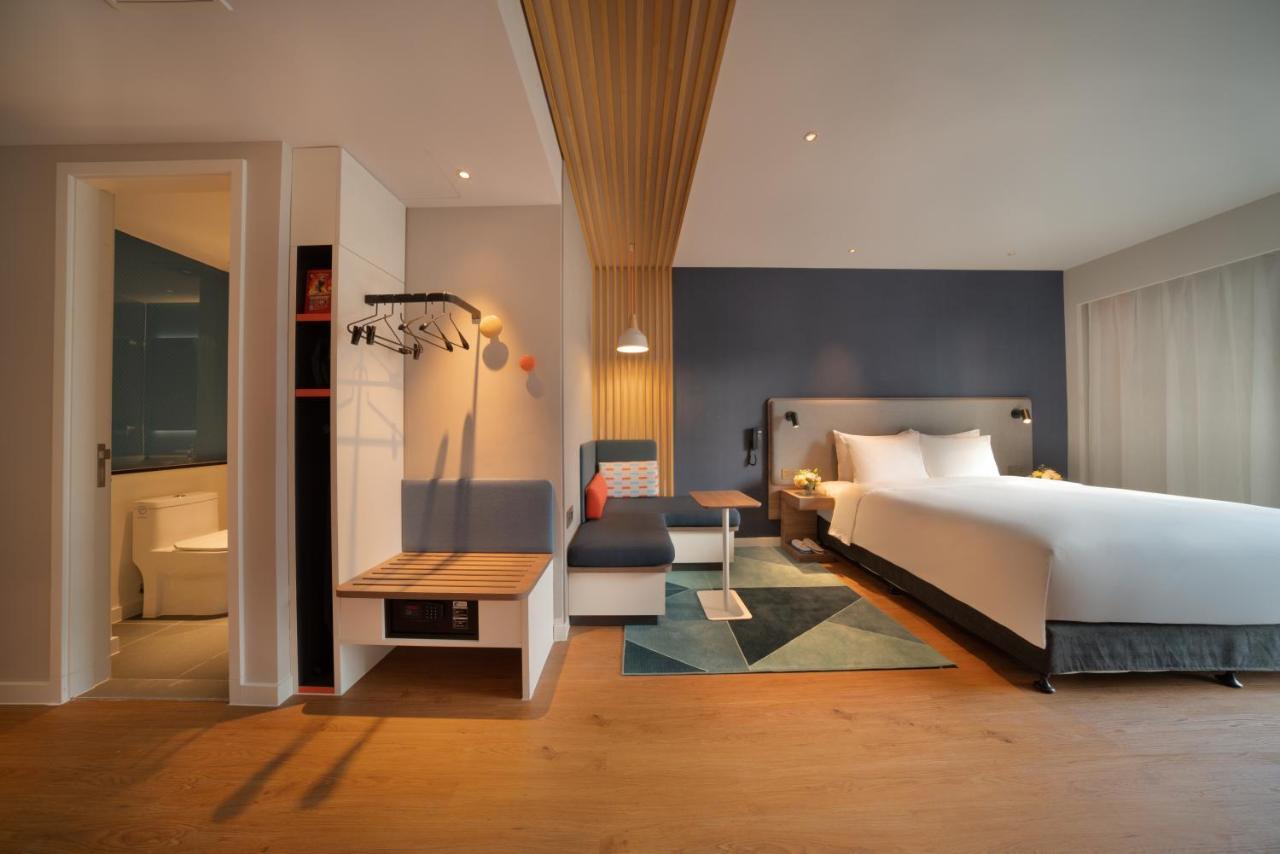 Holiday Inn Express Shanghai Huijin, an IHG Hotel Bagian luar foto