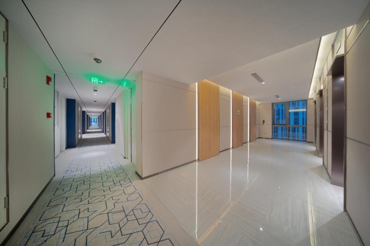 Holiday Inn Express Shanghai Huijin, an IHG Hotel Bagian luar foto